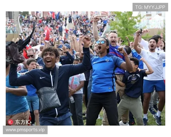 球迷骚乱中怒吼震场训练爆发状态拉满誓为球队实现惊天翻盘 球迷骚乱中怒吼震场训练爆发状态拉满誓为球队实现惊天翻盘